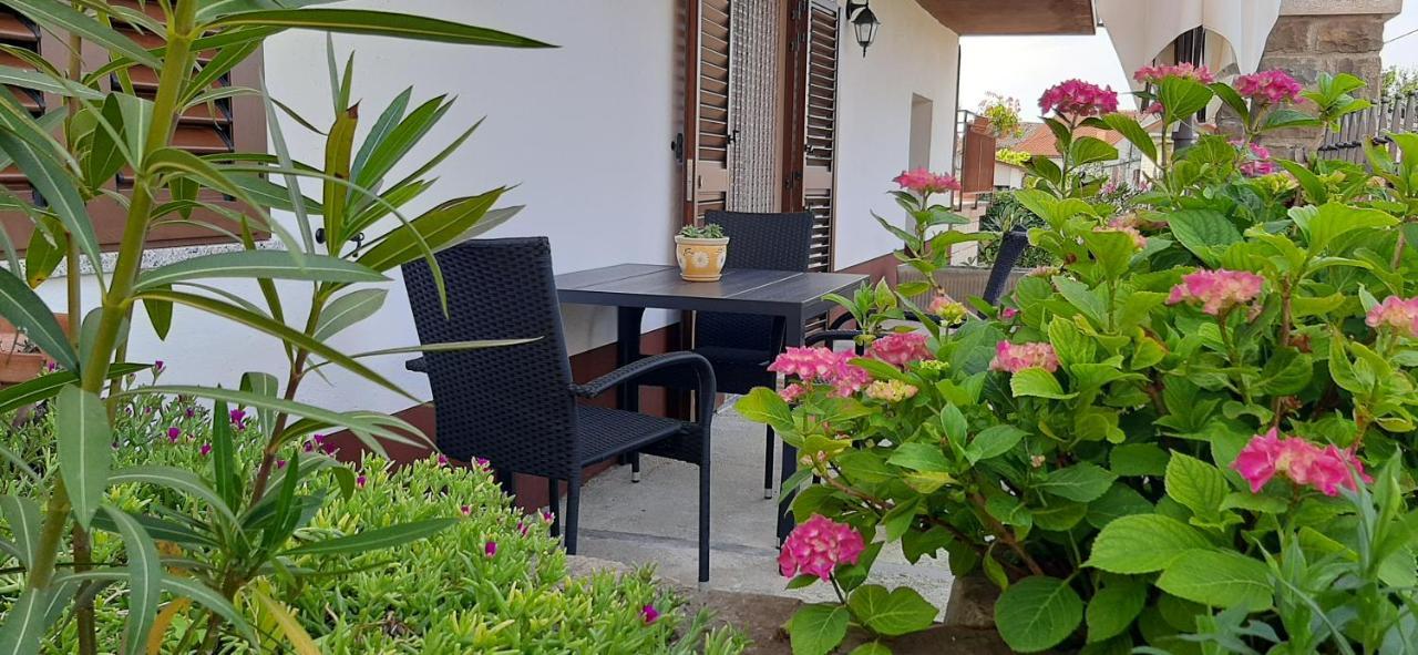 App Parenzana Apartment Groznjan Bagian luar foto
