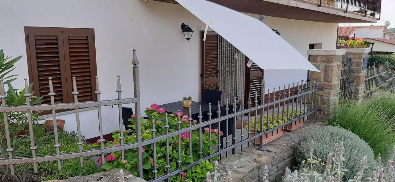 App Parenzana Apartment Groznjan Bagian luar foto