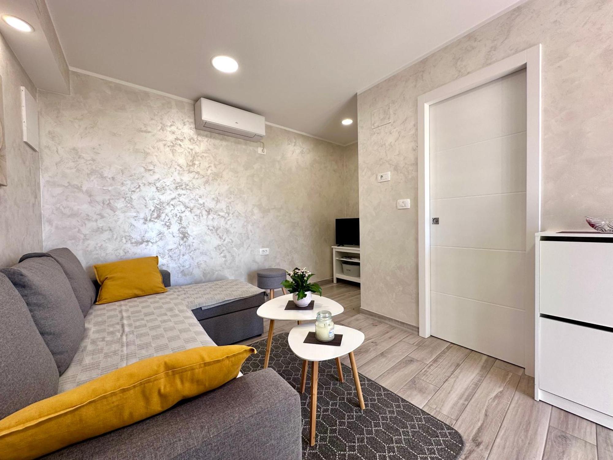 App Parenzana Apartment Groznjan Bagian luar foto